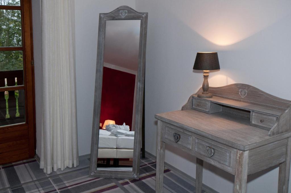 Alpenvilla Berchtesgaden Hotel Garni Room photo